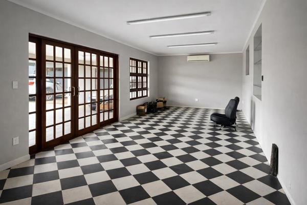 310 m² Office Space