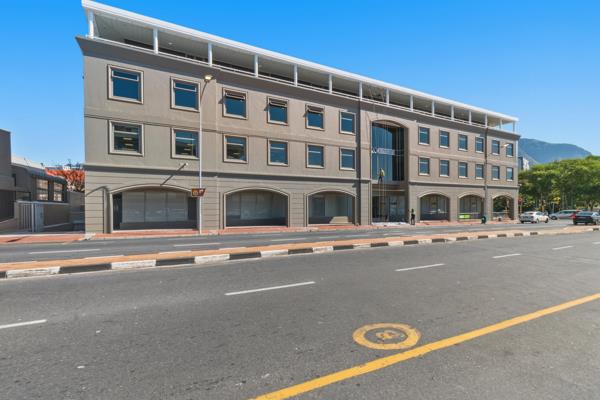 472 m² Commercial space