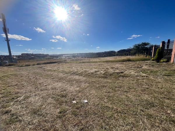 6 370 m² Land