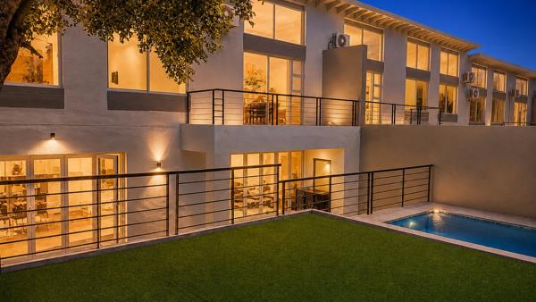5 Bedroom Townhouse