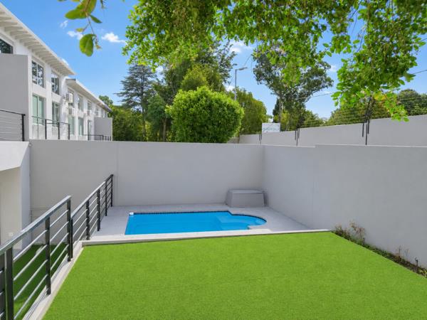 5 Bedroom Townhouse