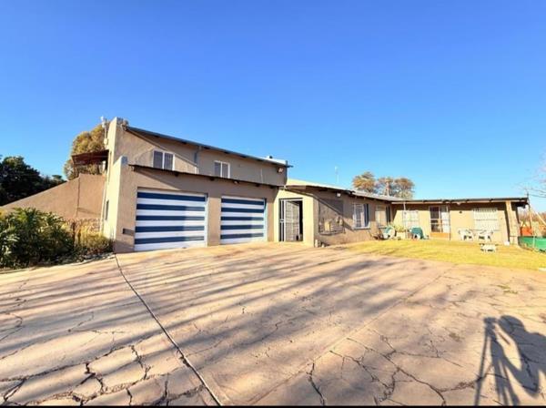 8 560 m² Farm