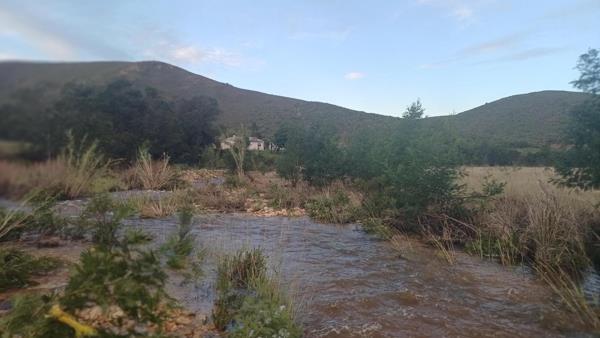9 230 m² Land