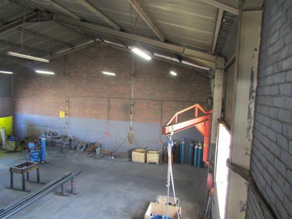 338 m² Industrial space