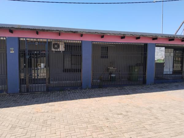 102 m² Retail Space