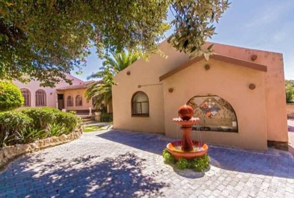 10 Bedroom House