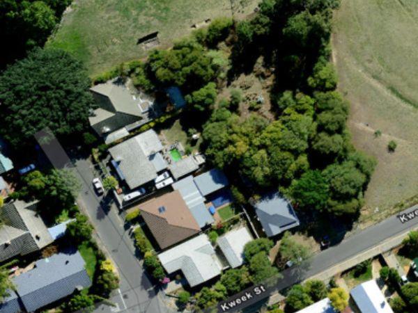 3 440 m² Land