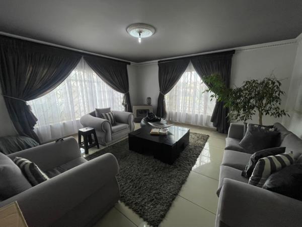 6 Bedroom House