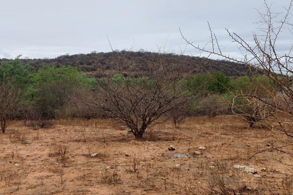 2 850 m² Land