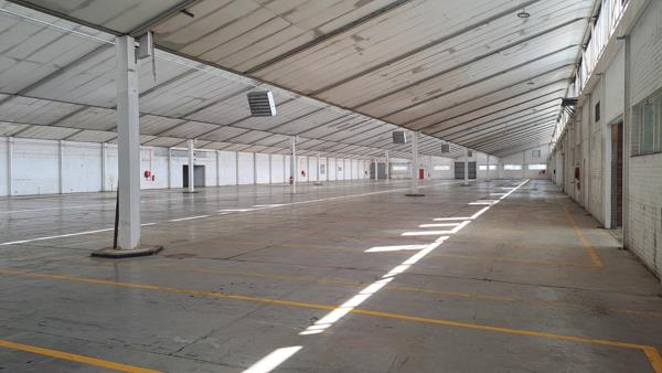 9 000 m² Commercial space