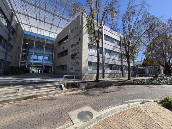 937 m² Commercial space