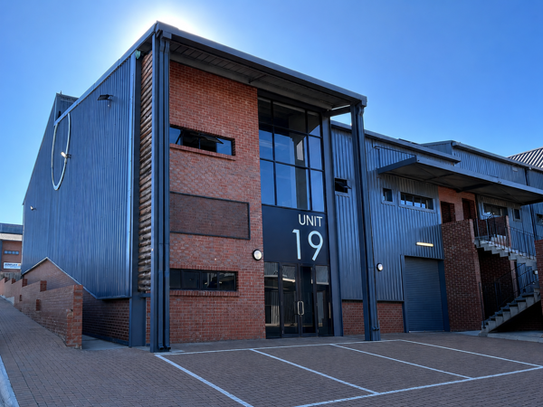 484 m² Commercial space
