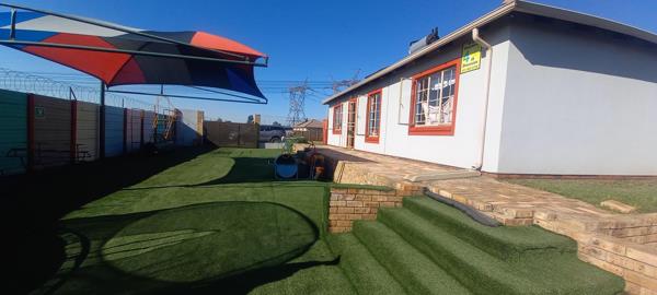 6 Bedroom House
