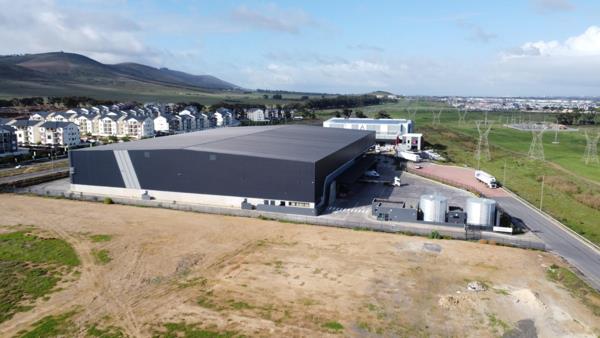 6 900 m² Industrial space