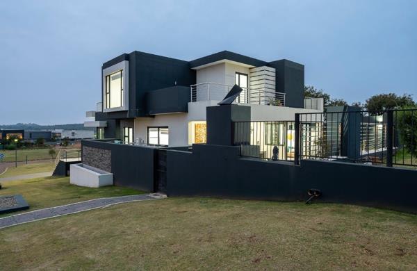 6 Bedroom House