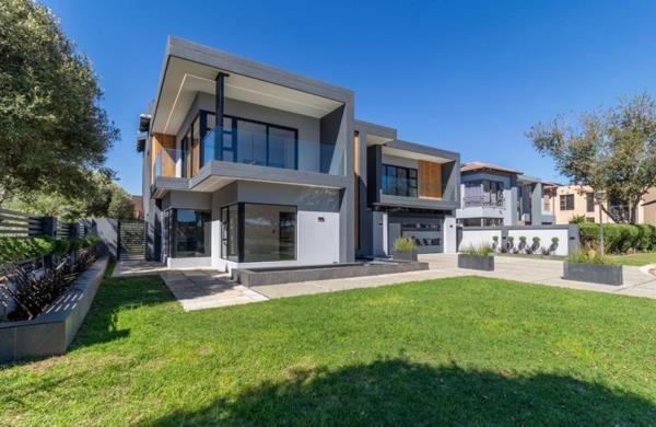 5 Bedroom House