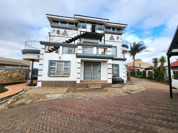 5 Bedroom House