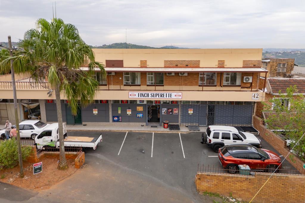 472 m² Commercial space