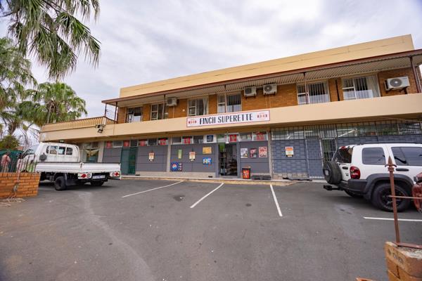 472 m² Commercial space