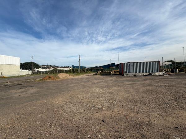 3 500 m² Land