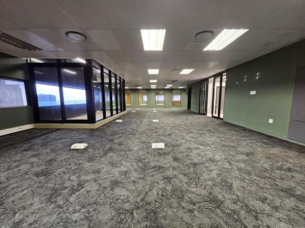 956 m² Commercial space