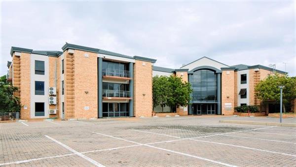304 m² Office Space