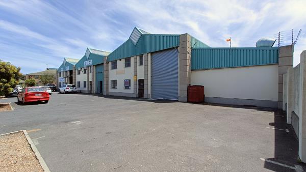 360 m² Industrial space