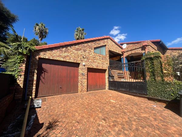6 Bedroom House