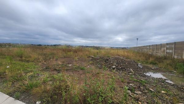 2 407 m² Land