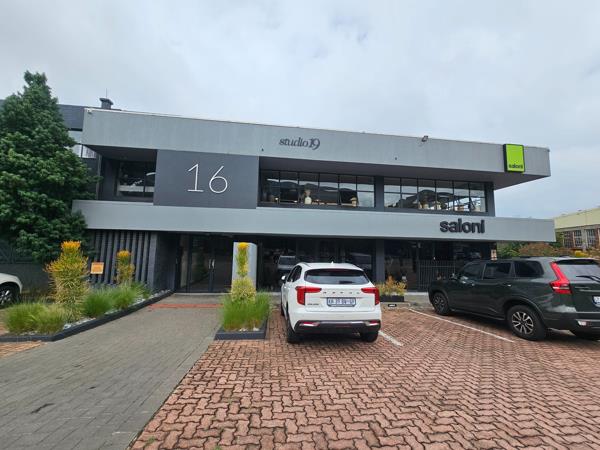 327 m² Commercial space