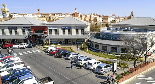 1 489 m² Retail Space