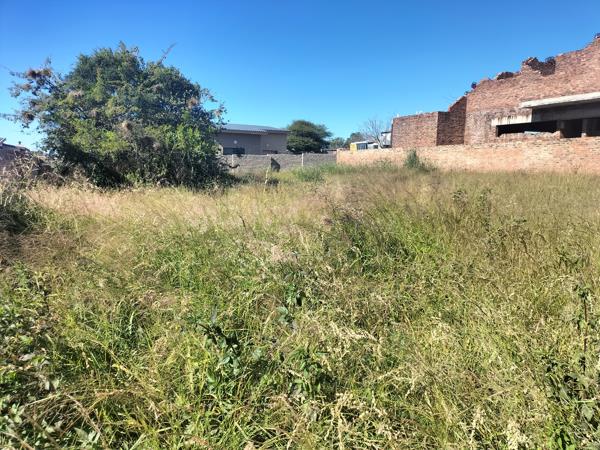 600 m² Land