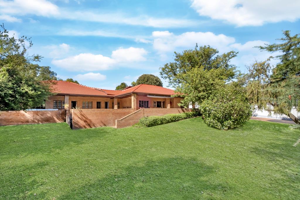 5 Bedroom House