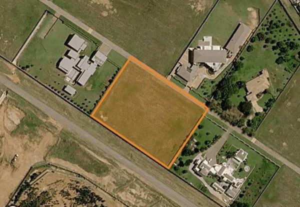 8 778 m² Land