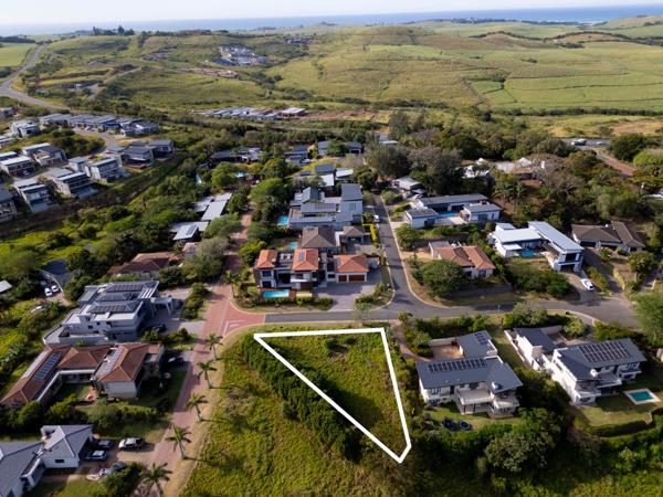 1 051 m² Land