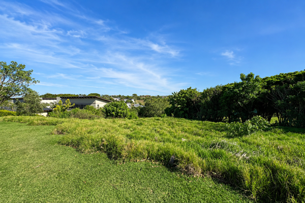 1 051 m² Land