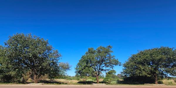 1 708 m² Land