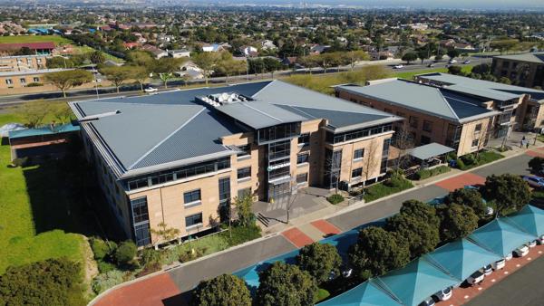 747.4 m² Commercial space