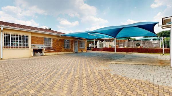 5 Bedroom House