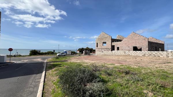 369 m² Land