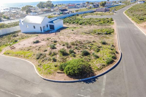 250 m² Land