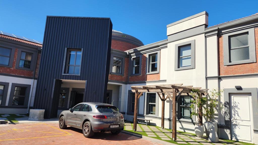 317 m² Office Space