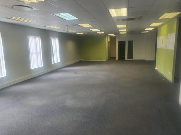 820 m² Office Space