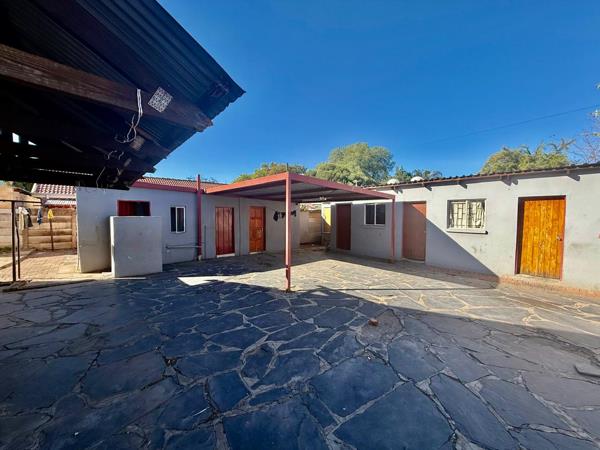 10 Bedroom House
