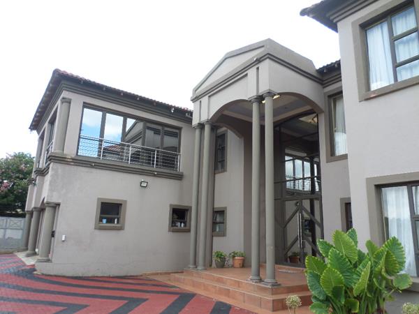 6 Bedroom House