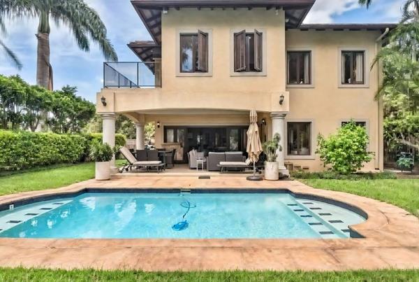 4 Bedroom Apartment