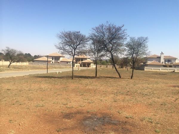526 m² Land