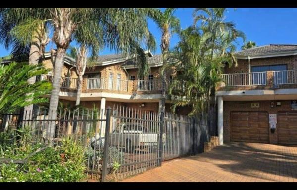 6 Bedroom House