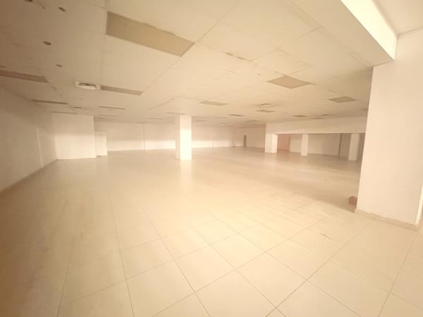 865 m² Retail Space