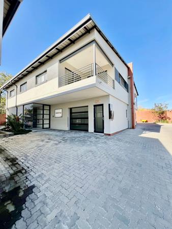 240 m² Commercial space